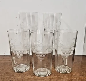JUEGO DE CINCO VASOS DE UVAS GRABADOS CON PANELES VINTAGE - Imagen 1 de 5