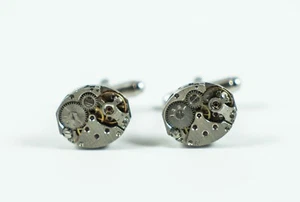 Gemelos de movimiento de reloj -- máquina de engranajes Steampunk ovalada industrial - Imagen 1 de 1