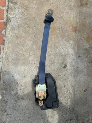 Conjunto de cinturón de seguridad azul pasajero delantero Toyota Van 1984-1989 diestro 73210 Foto 1 de 2