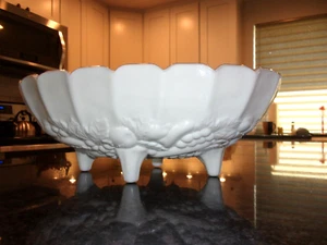 INDIANA GLASS CO. - USA WHITE GLASS CENTER PIECE - FOUR FOOTED OVAL BOWL - - Picture 1 of 6