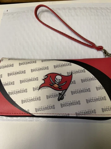Tampa Bay Buccaneers NFL Curve Zip Organizer Ladies Wallet Cover