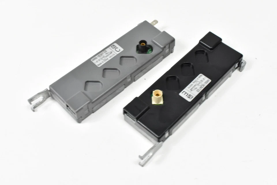2010 2011 2012 2013 Jaguar XJ Antenna Amplifier AW93-18C847-EB CB ANTENNAS SET - Image 1 of 4