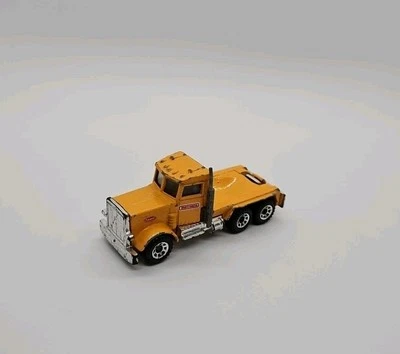 1981 Vintage Matchbox Peterbilt Construction Truck  1/80 Scale Rolls Well - Image 1 of 4