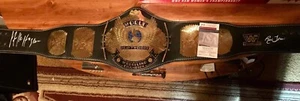 Título de peso pesado autografiado por Hulk Hogan y Ric Flair JSA - Imagen 1 de 5
