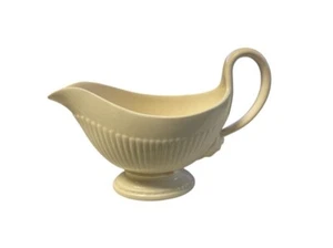 Wedgwood Edme Sauciere cremeweiß geripptes Design Löwengriff - Bild 1 von 5
