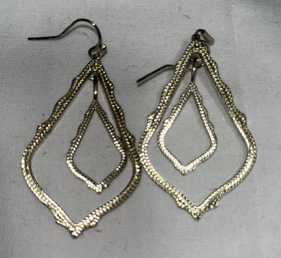Kendra Scott Simon Earrings in Gold. Retail $90 - Image 1 of 3