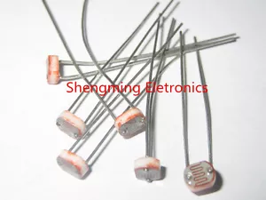 20PCS Photo Light Sensitive Resistor Photoresistor Optoresistor 5mm GL5528 5528 - Foto 1 di 1
