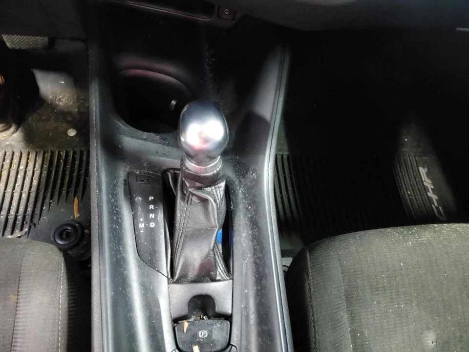 Toyota C-HR      2019 Transmission Shifter 429335 - Image 1 of 1