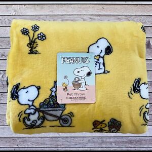 PEANUTS Snoopy Woodstock Yellow Plush Pet Throw Blanket 50"x70” Spring Farmers