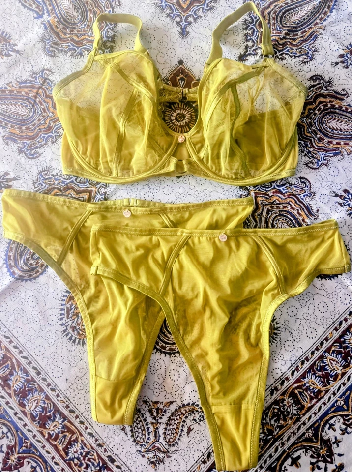 3 piezas SCANTILLY por CURVY KATE Expuesto Oro Sumergimiento Sujetador y Tanga Braguita JUEGO 32G M Leer Foto 1 de 4