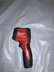 Milwaukee 2269-20 10:1 Premium LCD Infrared Temp Gun - Picture 1 of 6