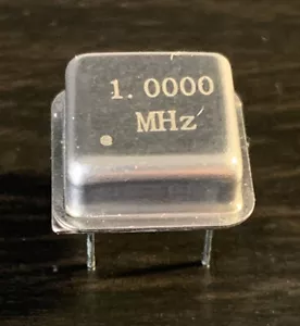 UK SELLER 1M 1MHz 1.000MHz HALF CAN Crystal Oscillator DIP4 FAST FREE UK P&P - Picture 1 of 4