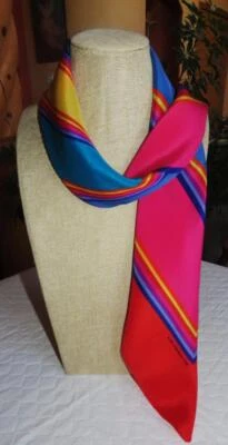 Liz Claiborne Bufanda Cuadrada; Geométrica; Rojo Amarillo Rosa Azul; 30x30; ¿Seda? Foto 1 de 4