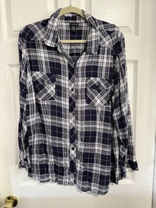 Camicia blusa TORRID blu navy a quadri con bottoni davanti manica lunga 3/3X ottime condizioni - Foto 1 di 6