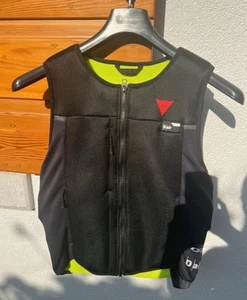 AUTONOMOUS AIRBAG VEST Dainese Smart Jacket D-air SIZE 50 airbag autonomo gilet - Imagen 1 de 7