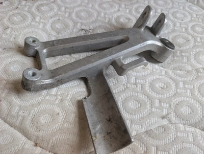 Reposapiés trasero derecho Honda CBR600F2 F2 1991-1994 MV9-R #G5 Foto 1 de 4