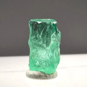 0,651ct GEMMY berilo var. Esmeralda / Muzo, Colombia / Piedra preciosa de cristal en bruto - Imagen 1 de 13