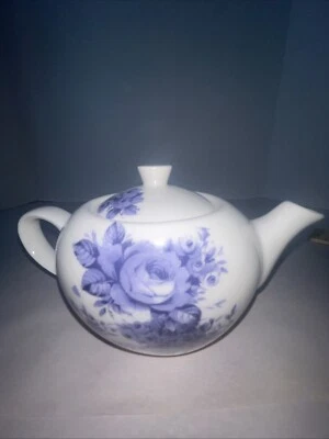 Roy Kirkham Teapot Floral Blue & White English Chintz 2004 Porcelain England - Image 1 of 4