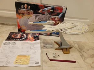 Playmates Star Trek Insurrection USS Enterprise NCC-1701-E - Picture 1 of 8