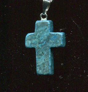 TURQUOISE with BLACK JADE CROSS ON AN 18" WATER WAVE CHAIN (X101) - Picture 1 of 3