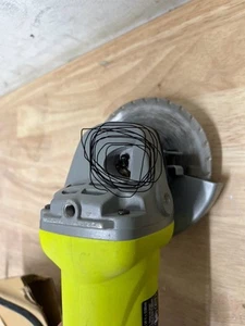 Ryobi 5,5 AMP kabelgebunden 4-1/2 Zoll Winkelschleifer DEFEKTES TEIL - Bild 1 von 8