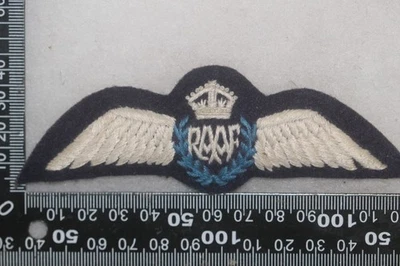 ROYAL AUSTRALIAN AIR FORCE WW2 TYPE PILOT WING IN COTTON PADDED RAAF #5 - Image 1 of 2