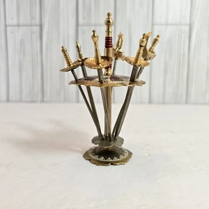 Vintage Toledo España 6 Mini Espadas Cóctel Aperitivo Selecciones Brochetas MCM Barware - Imagen 1 de 17