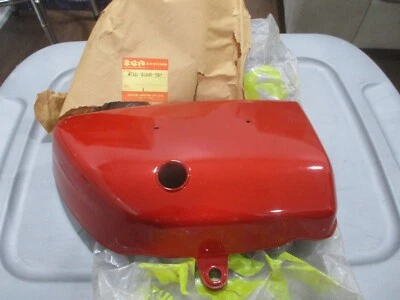 Cubierta del cuadro derecho 1974 GT750 Lemans 47111-31200-762 nuevo de fabricante original Suzuki Foto 1 de 4