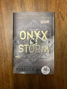 New Onyx Storm Target Exclusive Edition by Rebecca Yarros Hardcover Book Limited - Picture 1 of 4