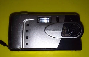 Fujifilm DX9 Zoom Compact Digital Camera For Spares And Repairs - Untested - Picture 1 of 6