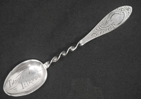 Thousand Islands Canada Sterling Silver Souvenir Spoon. 4 1/8" Cover