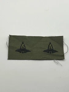Paño de 2 flechas deshilachadas militares de EE. UU. - Imagen 1 de 1
