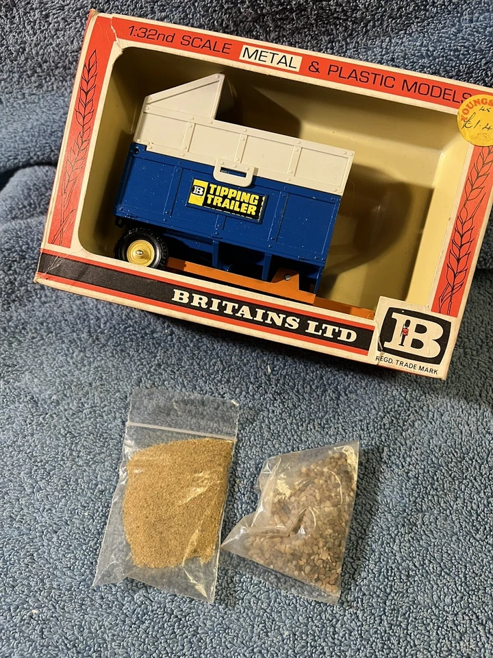 Britains LTD 1:32 scale High Sided Tipper Cart/Trailer #9566 MIB (L) - Image 1 of 4