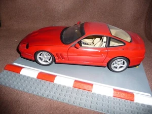1:18 UT Modelos Ferrari 550 Maranello Cupé Rojo EXCELENTE EMBALAJE ORIGINAL - Imagen 1 de 4