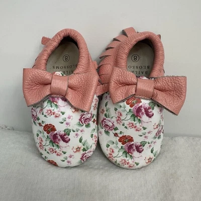Mocasines de cuero rosa florales para niños pequeños niñas talla 8 lazo de flores para bebés Foto 1 de 4