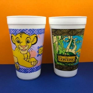 Juego de 2 tazas de vaso de plástico de recuerdo vintage Disney Rey León Simba años 90 - Imagen 1 de 5