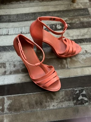 Melissa Dreamy Tacones Altos (Talla 7) Color: Coral Foto 1 de 4