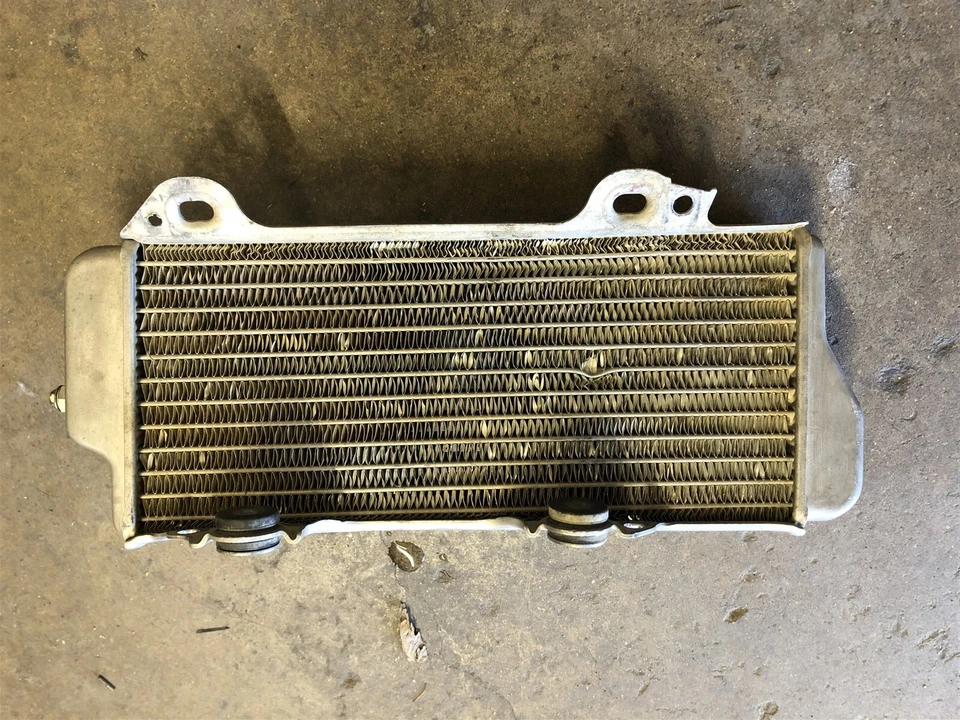 Radiador izquierdo Suzuki RMX450Z RMZ RMX450 RMX 450 08 09 10 11 12 13 14 15-19 OEM Foto 1 de 3