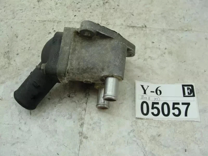 Carcasa de termostato XD 2008 2010 Scion 1,8 L 4 cilindros cubierta de salida de refrigerante de agua OEM Foto 1 de 4