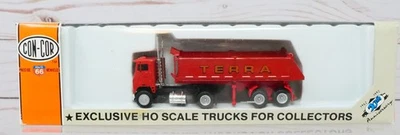 Con-Cor 1015, Tractor & Semi Short Dumper Dump Truck, Terra, HO Scale - Image 1 of 4