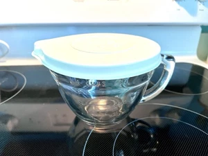 Pampered Chef 4 Cup 1 Qt. Quart Glass Measuring Mixing Batter Bowl W/Handle Lid - Picture 1 of 7