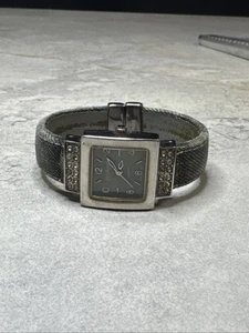 Reloj de cuarzo para mujer Jw1 Joan Rivers Classics tono plateado - Imagen 1 de 14