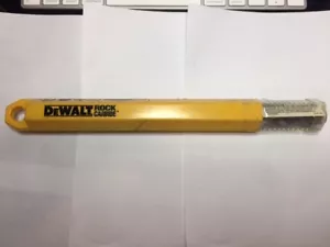 DEWALT-DW5471 5/8 pulgadas x 8 in. x 10 in. Martillo 4Cutter de carburo de roca SDS Plus - Imagen 1 de 3