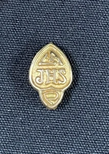 Vintage Los Angeles LA JHS P Schule Wappen Pin Gold Farbe Kalifornien LA - Bild 1 von 4