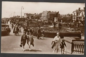 Postcard Clacton on Sea Essex view of West Promenade posted 1937 RP Cook Eaves - Picture 1 of 1