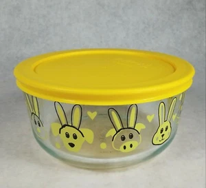 Pyrex Ostern 4 Tassen Aufbewahrung & Deckel klar gelb Hund Katze Hase schön gebraucht - Bild 1 von 4