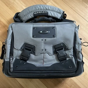 Vintage Oakley Messenger Laptop Bag Gray/Black - Picture 1 of 20