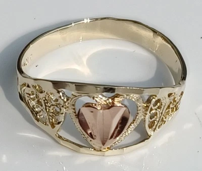 10kt. Solid Two Tone Gold Ladies Filigree Heart Ring. Size 8.5 - Image 1 of 4