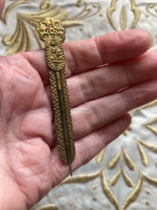 Antique/Victorian Embossed Brass Metal Retractable Crochet Hook - Picture 1 of 3
