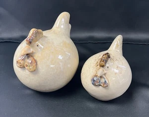 Farmhouse Kitchen Decor Ivory Beige Ceramic Glazed Set of 2 Chicken Figurines ~ - Picture 1 of 15
